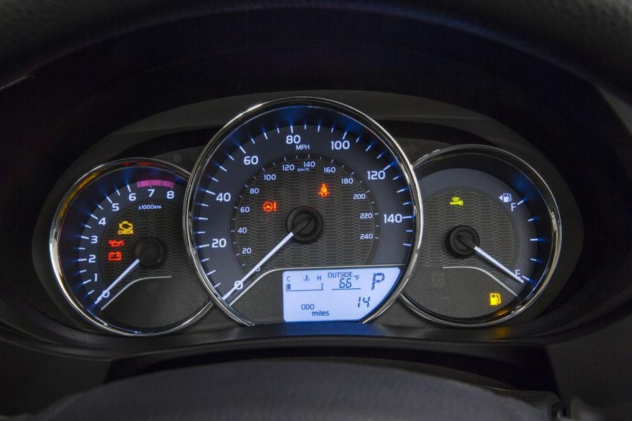  Toyota Corolla 2014 года  (фото 99 из 212)